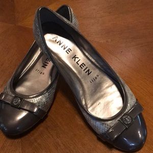 Anne Klein flex silver and grey flats 7.5m